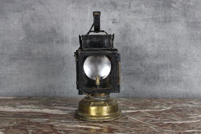Lampe de cheminot en laiton Lampe de cheminot en laiton, début du XXe siècle, marqué...