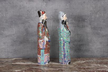 CHINE XXe siècle CHINE XXe siècle, deux personnages en porcelaine polychrome, l'un...