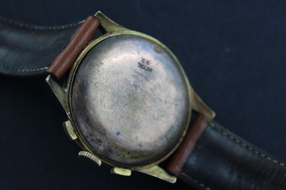 TELDA Chronograph bracelet in 18k gold. Round case. Back with pressure.

White dial...