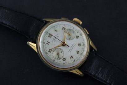 TELDA Gold plated chronograph bracelet. Round case. Back with pressure.

Cream dial...