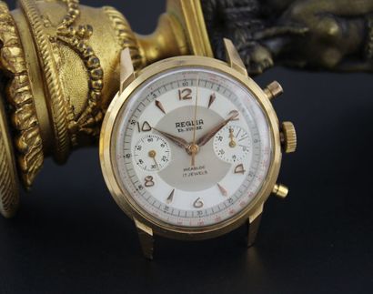 REGLIA Chronograph bracelet in 18k gold. Round case. Bezel with dropout. Screwed...