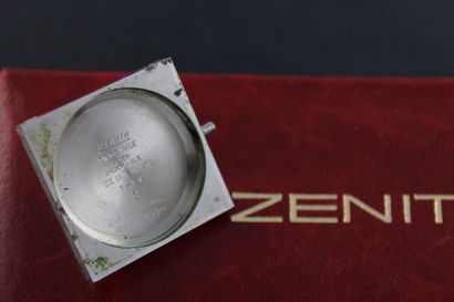ZENITH respirator Steel bracelet watch. Rectangular case. Back with pressure. Signed...