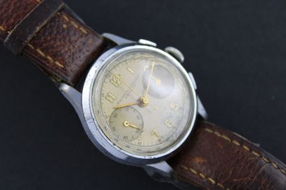 BAUME ET MERCIER référence 902, 1950s Chronograph bracelet in chrome. Round case....