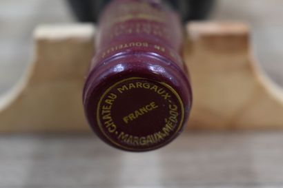 1 BOUTEILLE DE CHATEAU MARGAUX 1982 1 bottle of CHATEAU MARGAUX 1982. First Grand...