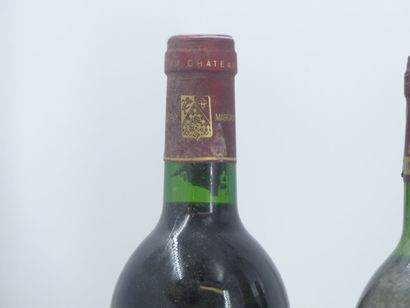 3 BORDEAUX 2 bottles of MARGAUX, 1981, Château TAYAC. Faded label

1 bottle of BORDEAUX,...
