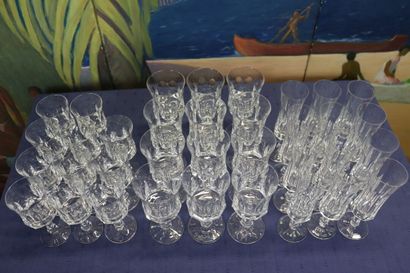 null Villeroy & Boch. Partie de service en cristal comprenant: 12 verres à eau, 11...
