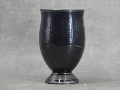 null Michel HERMAN (XXe), Vase en verre à décor de formes géométriques. Années 1930....