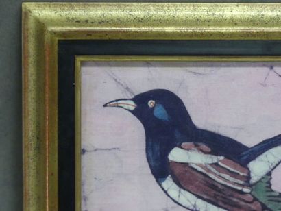 null Ecole française du XXème siècle, Oiseau de profil, peinture sur soie. Dimensions...
