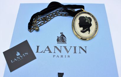 null LANVIN
Elie Top for Alber Elbaz
Fancy necklace composed of a chain and a black...
