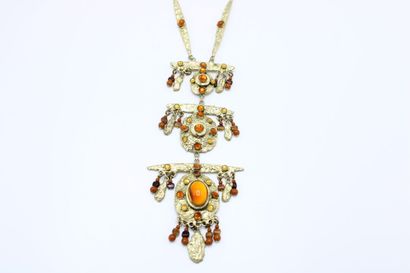 null Henry PERICHON (1910-1977)
Necklace in gilded metal of ethnic inspiration decorated...