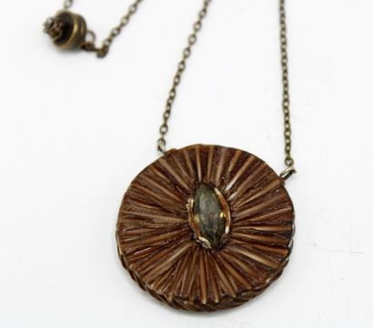 null Necklace in metal and talossel composed of a pendant decorated with a circular...