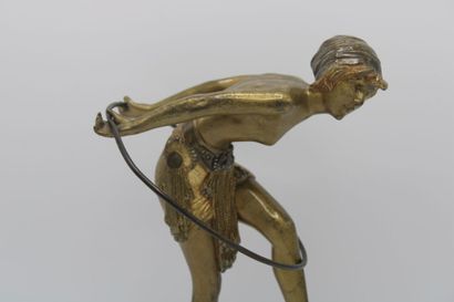 null Demeter CHIPARUS (1886-1947) Danseuse au cerceau, bronze patiné sur socle en...