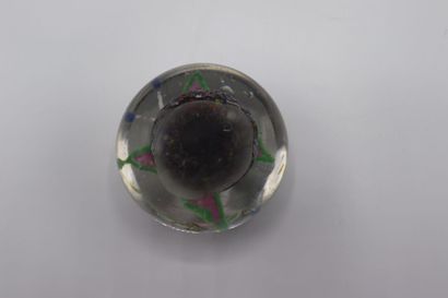 null Sulfur paperweight ball in glass with decoration in inclusion of a butterfly....