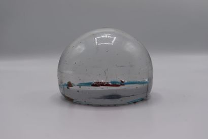 null Sulfide paperweight ball in glass with inclusion decoration. 

Dimensions :...