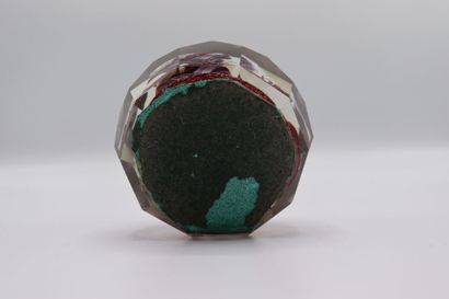 null Sulfide paperweight ball in glass with inclusion and faceted decoration

Dimensions...