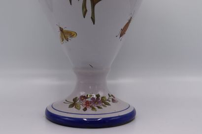 null CHAROLLES, Molin period. Vase in polychrome earthenware with flowers. Signed...