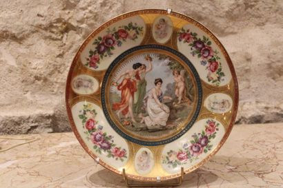 null Pair of polychrome porcelain plates, Vienna, end of the XIXth century, decorated...