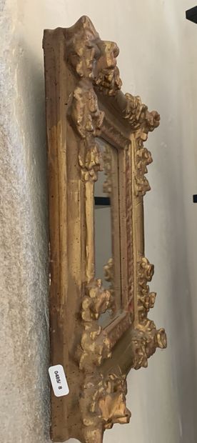 null Small mirror in wood and gilded stucco, in the taste of the 18th century. Dimensions:...
