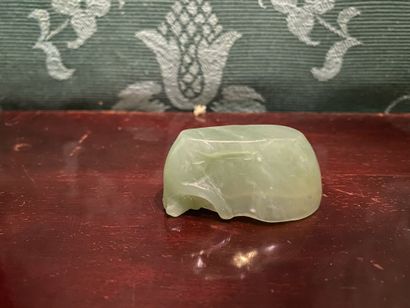 null CHINE, suite de cinq éléments en jade, XXe siècle.