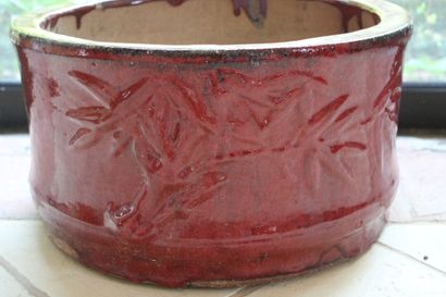 null CHINA, Glazed stoneware planter with red background, 20th century. Height 22...