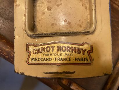 null Canot par HORNBY, meccano en tôle, première moitié du XXe siècle. Longueur 32...