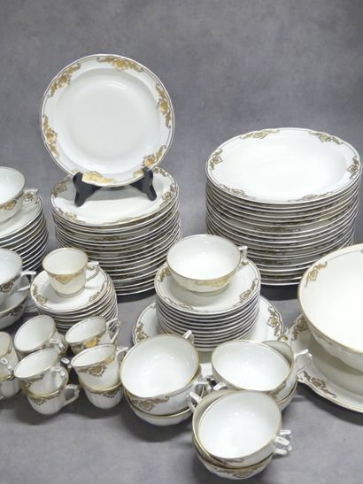 null BERNARDAUD LIMOGES. Shell model. Porcelain service of 127 pieces including:...