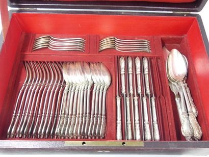 null ODIOT. 114-piece minerva silver set including: 21 table spoons, 24 table forks,...