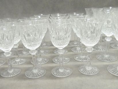 null SAINT LOUIS. Tommy, white cut crystal service of 60 pieces including: 12 whisky...