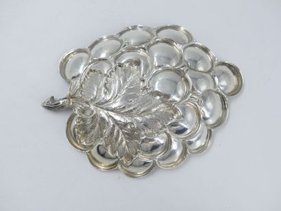 null Gianmaria BUCCELATTI. Cup in the shape of a bunch of grapes, silver 925, signed...