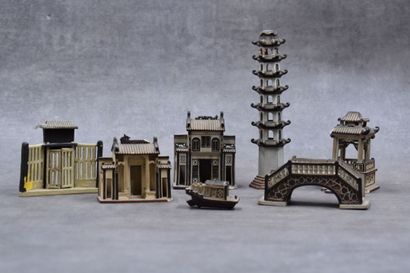 Lot de 7 miniatures architecturale en grè