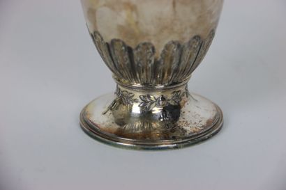 null Small cup in silver plated chased metal. Height: 14 cm