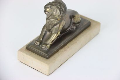 null LION OF BELFORT, subject in cast iron with dark patina on marble base. Dimensions:...