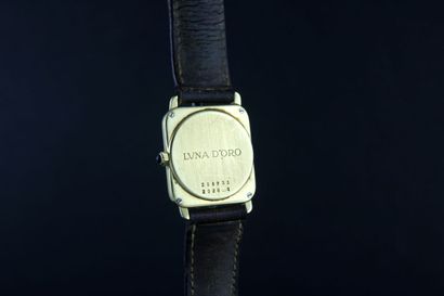 CHOPARD Luna D'Oro réf.2028-4 Montre bracelet en or jaune 18k. Boitier carré. Fond...
