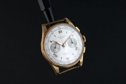 CHRONOGRAPHE SUISSE Chronographe bracelet en or jaune 18k. Boitier rond. Fond à pression.

Cadran...