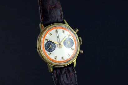 LIP "Paul Newman" réf.830/608550 Chronographe de poignet plaquée or. Boitier rond....