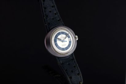 Omega Genève Dynamic Montre bracelet de dame en acier. Boitier ovale monobloc. Couronne...
