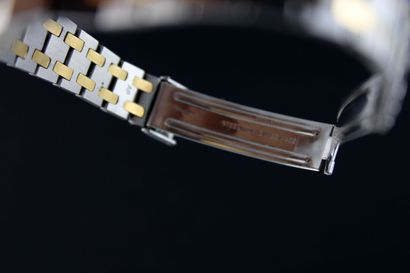 AUDEMARS PIGUET Royal Oak 6009SA Montre bracelet deux tons. Boitier rectangulaire....