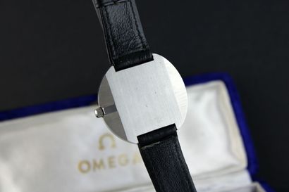 OMEGA De Ville "Discovolante" Montre bracelet en acier. Boitier rond monobloc.

Cadran...