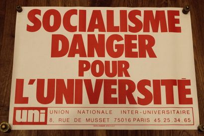null Un carton d'affiches politiques diverses dont :

- UNI Socialisme Danger pour...