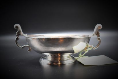 null Wedding cup in silver. 

Marked Lyon 1693. 

Height : 4.5 cm, 6.5 cm with handles....