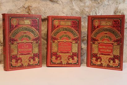 null JULES VERNE, Réunion de trois ouvrages, Edition Hachette, dont : 

- L'Ile Mystérieuse,...