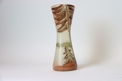 null François-Théodore LEGRAS (1839-1916), Vase à décor émaillé de sapins et de voiliers...
