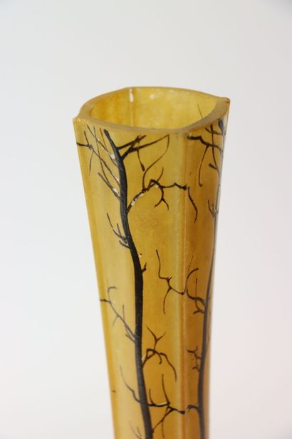 null François-Théodore LEGRAS (1839-1916), grand vase en pâte de verre à décor émaillé...