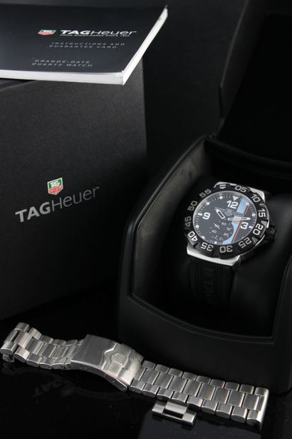 null TAG HEUER Formula 1 Gulf edition réf. WAH1013
Montre bracelet en acier microbillé....