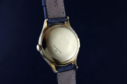 null JAEGER-LECOULTRE 1950s
Montre bracelet en or jaune 18k. Boitier rond. Fond à...