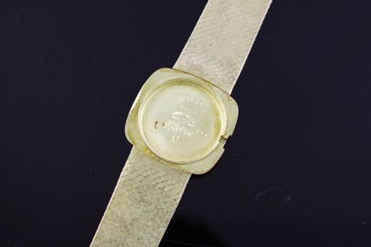 null ROLEX Cellini lady ref.3825
Bracelet watch in 18k yellow gold. Oval case. Back...
