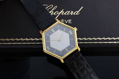 null CHOPARD ref. 2145
Bracelet watch in 18k yellow gold. Hexagonal case. Screw back....