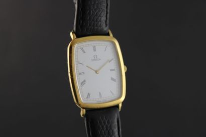 null OMEGA De Ville réf. 195.0076.2
Montre bracelet plaqué or. Boitier ovale. Fond...