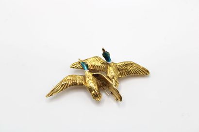 null MELLERIO
Broche clip de corsage figurant deux canards dit "col vert" les ailes...