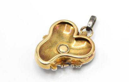 null Pendentif ouvrant (sans sa vitre) en or jaune 18K (750/1000) et argent en forme...